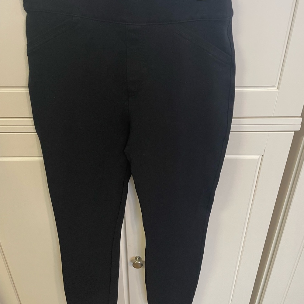 SPANX Black High-Rise Leggings, size M